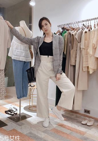 女生西裝怎么搭配好看 女生西裝外套穿搭小心機 女生西裝怎么搭配好看 女生西裝外套穿搭小心機