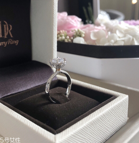 鉆戒可以典當(dāng)嗎？典當(dāng)行回收鉆戒嗎？