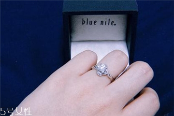 鉆戒可以用酒精洗嗎？鉆戒用酒精洗有影響嗎？