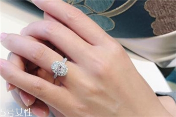 鉆戒可以用洗潔精洗嗎？鉆戒用洗潔精洗好嗎？