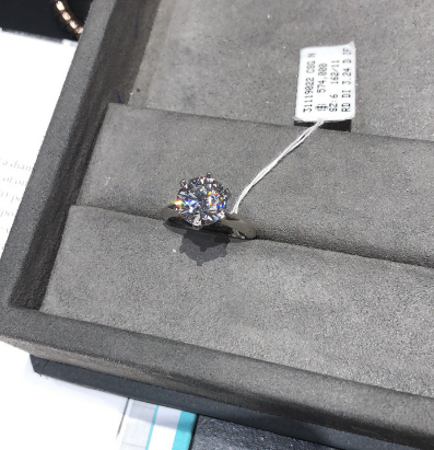 鉆戒可以戴著睡覺嗎？鉆戒睡覺要摘下嗎？