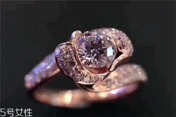 鉆戒可以戴著睡覺嗎？鉆戒睡覺要摘下嗎？