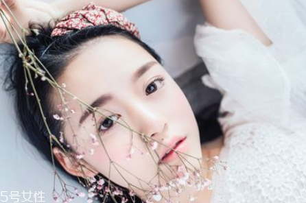 有防曬指數(shù)的隔離有用嗎 有防曬指數(shù)的隔離能當防曬霜用嗎