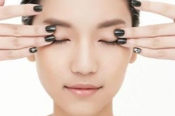 眼霜晚上用好還是白天用好？眼霜最佳使用時間