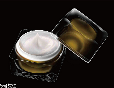 眼霜為什么要用無名指？為什么要用無名指涂眼霜？