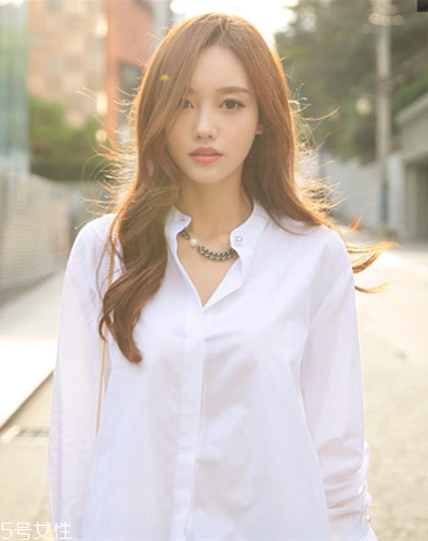 夏季適合什么顏色頭發(fā) 夏季染什么顏色好看 夏季適合什么顏色頭發(fā) 夏季染什么顏色好看