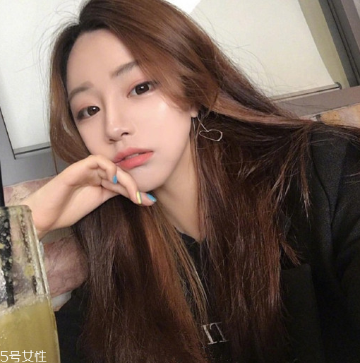 染發(fā)哪種顏色好看 染發(fā)哪種顏色顯白 染發(fā)哪種顏色好看 染發(fā)哪種顏色顯白