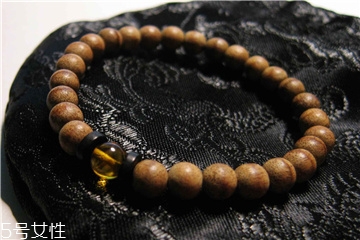 沉香手串可以用水洗嗎？沉香手串能沾水嗎？