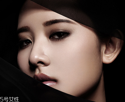 眼霜分年齡嗎？眼霜使用分年齡段嗎？