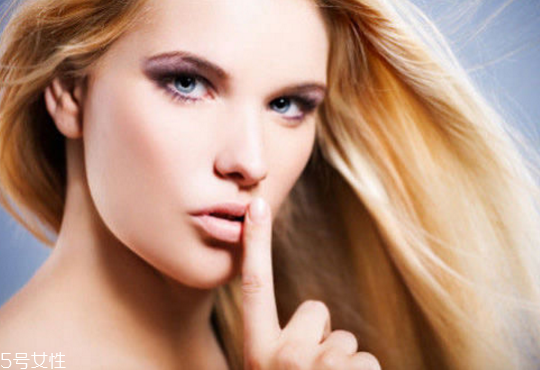 自己怎么給頭發(fā)做護理 頭發(fā)護理怎么做 自己怎么給頭發(fā)做護理 頭發(fā)護理怎么做