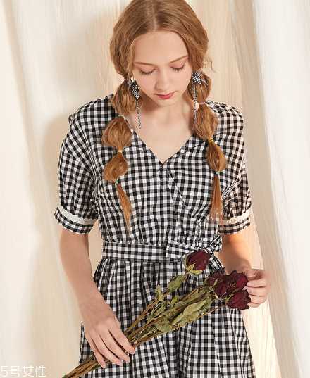 不會搭配衣服怎么辦？女生不會搭配怎么解決？