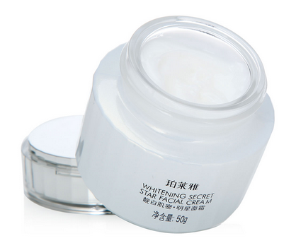 面霜是素顏霜嗎？用素顏霜還要用面霜嗎？