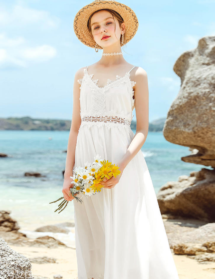 夏天穿白色裙子好看嗎？夏季白色連衣裙搭配圖片