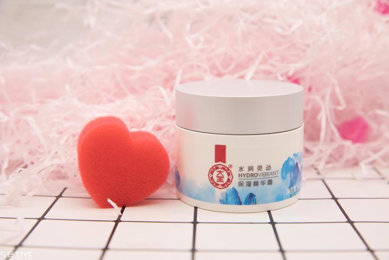 大寶水潤(rùn)靈動(dòng)有激素嗎 大寶水潤(rùn)靈動(dòng)好用嗎 大寶水潤(rùn)靈動(dòng)有激素嗎 大寶水潤(rùn)靈動(dòng)好用嗎