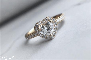 鉆戒為什么白天不閃？鉆戒白天不閃是什么原因？