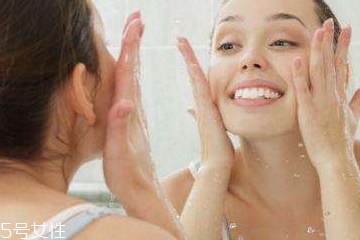 祛痘手術(shù)會(huì)留疤痕嗎 祛痘手術(shù)有沒有風(fēng)險(xiǎn) 祛痘手術(shù)會(huì)留疤痕嗎 祛痘手術(shù)有沒有風(fēng)險(xiǎn)