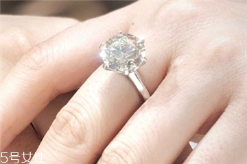 鉆戒是750好還是950好？鉆戒買750還是950好？