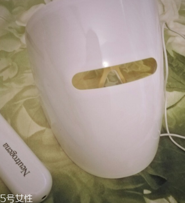 紅藍(lán)光祛痘疼痛嗎 紅藍(lán)光祛痘的詳細(xì)過程