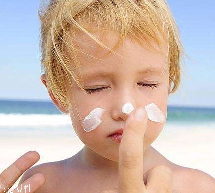 防曬霜要卸妝嗎？防曬霜用了要不要卸妝？