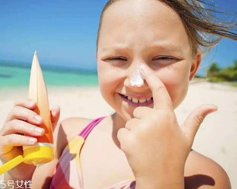 防曬霜為什么會變成水？防曬霜變成水還能用嗎？