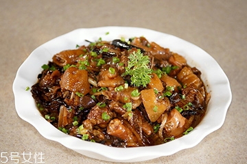 榛蘑能和花菜一起吃嗎？榛蘑和花菜的做法