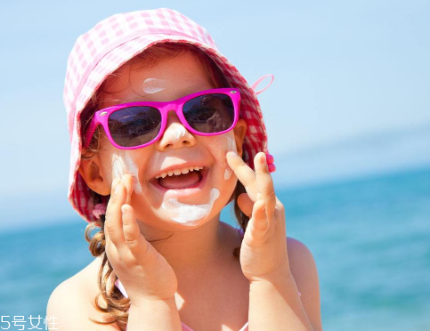 防曬霜進(jìn)眼睛了怎么辦？防曬霜進(jìn)眼睛了如何處理？