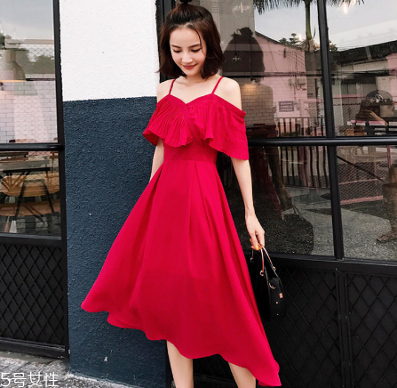 夏天穿什么顏色連衣裙好？夏天適合什么顏色連衣裙？