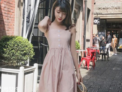 夏天穿什么顏色連衣裙好？夏天適合什么顏色連衣裙？
