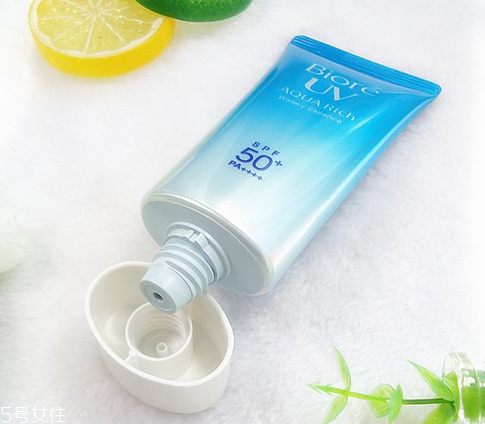 防曬霜兩年了還能用嗎？防曬霜可以用兩年嗎？