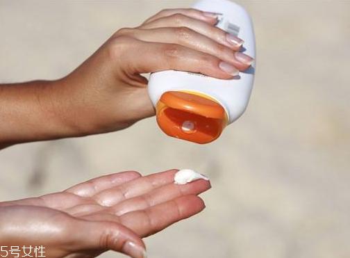 防曬霜兩年了還能用嗎？防曬霜可以用兩年嗎？