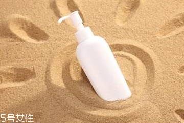 防曬霜里有熒光劑嗎？防曬霜含有熒光劑成分嗎？