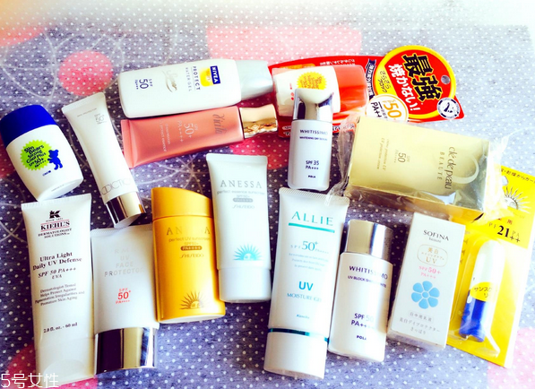 防曬霜里有熒光劑嗎？防曬霜含有熒光劑成分嗎？