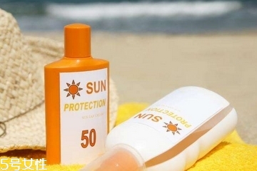 防曬霜弄衣服上怎么洗？衣服沾到防曬霜怎么洗？