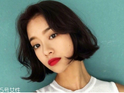 經(jīng)?；瘖y對皮膚有什么影響 經(jīng)?；瘖y對皮膚好嗎