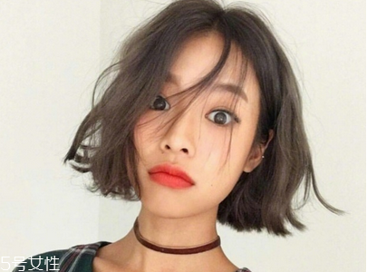 經(jīng)?；瘖y對皮膚有什么影響 經(jīng)?；瘖y對皮膚好嗎