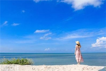 女生去海邊穿什么衣服？海邊度假怎么穿搭顯瘦？