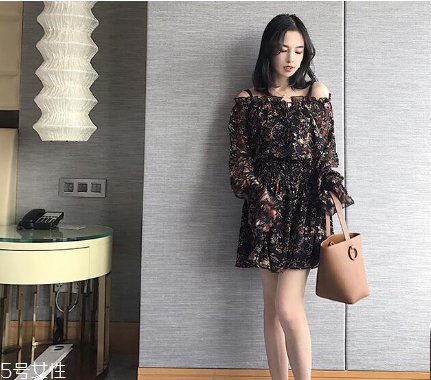 女生去海邊穿什么衣服？海邊度假怎么穿搭顯瘦？