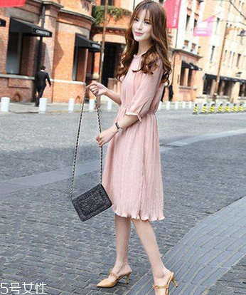 梨形身材穿什么長(zhǎng)裙顯瘦 大屁股粗大腿穿什么裙子好 梨形身材穿什么長(zhǎng)裙顯瘦 大屁股粗大腿穿什么裙子好