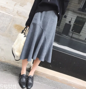 梨形身材穿什么長(zhǎng)裙顯瘦 大屁股粗大腿穿什么裙子好 梨形身材穿什么長(zhǎng)裙顯瘦 大屁股粗大腿穿什么裙子好