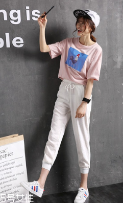 白色哈倫褲配什么衣服好看 白色哈倫褲怎么配衣服不出錯(cuò) 白色哈倫褲配什么衣服好看 白色哈倫褲怎么配衣服不出錯(cuò)