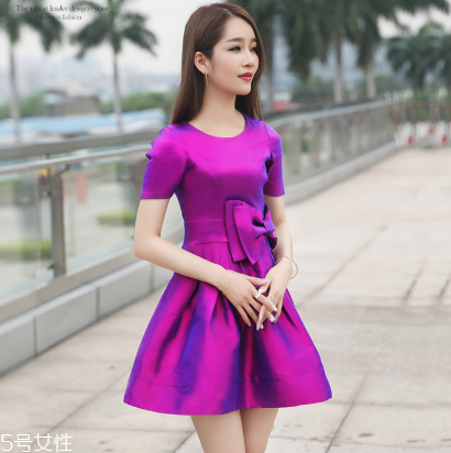 倒三角形身材適合什么裙子 倒三角形身材穿什么裙子好 倒三角形身材適合什么裙子 倒三角形身材穿什么裙子好