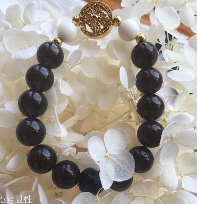 黑曜石手鏈怎么清洗？黑曜石手鏈清洗方法