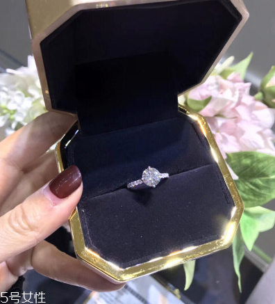 鉆戒和黃金戒指哪個(gè)好？鉆戒和黃金戒指哪個(gè)更保值？