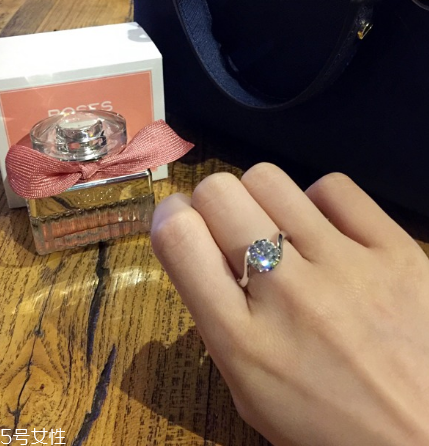 鉆戒戒托發(fā)黃怎么辦？鉆戒戒托發(fā)黃清洗方法