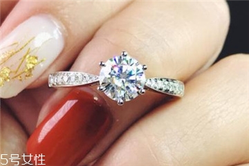 鉆戒戒托發(fā)黃怎么辦？鉆戒戒托發(fā)黃清洗方法