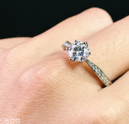 鉆戒四爪好還是六爪好？鉆戒六爪和四爪區(qū)別