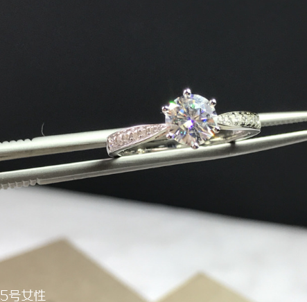 鉆戒四爪好還是六爪好？鉆戒六爪和四爪區(qū)別