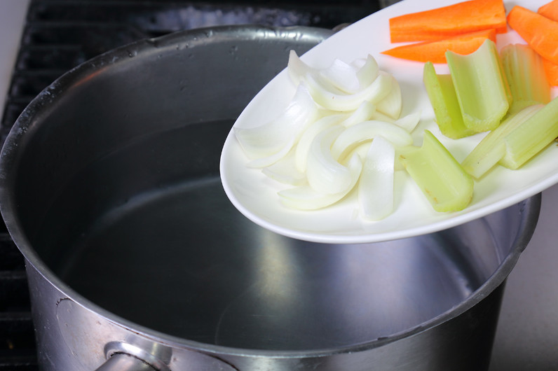 西洋芹怎么切 西洋芹怎么處理好吃 西洋芹怎么切 西洋芹怎么處理好吃