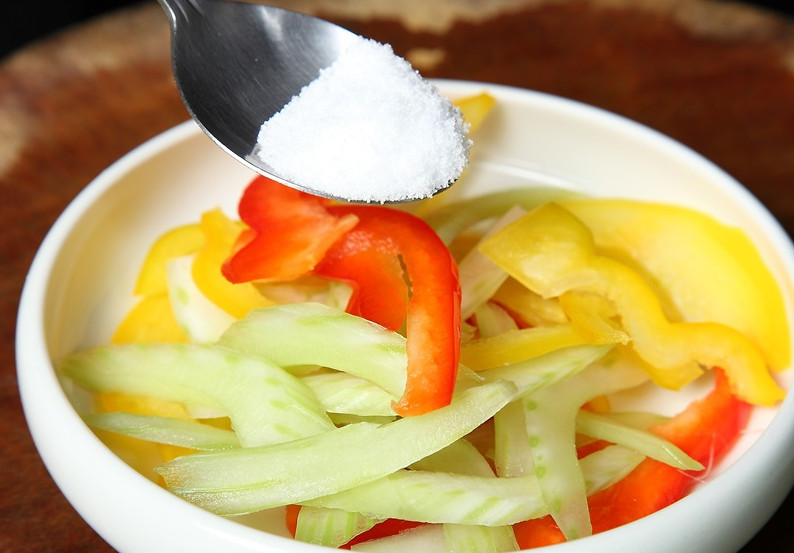 西洋芹怎么切 西洋芹怎么處理好吃 西洋芹怎么切 西洋芹怎么處理好吃