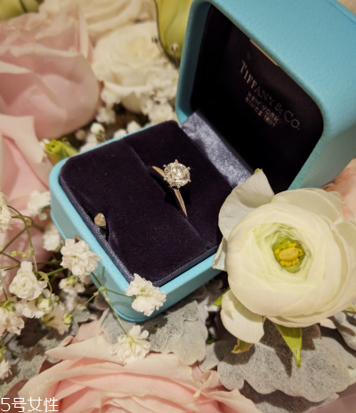 鉆戒vs和vvs哪個好？鉆戒vs和vvs級別對比